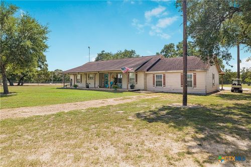104 Deer Trail Ln, Goliad, TX, 77963-3343 | Card Image