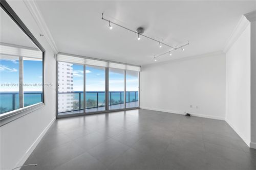 apt-707-3101 S Ocean Dr, Hollywood, FL, 33019-2805 | Card Image