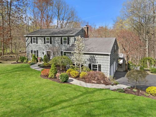 8 Richard Somers Rd, Granite Springs, NY, 10527-1119 | Card Image