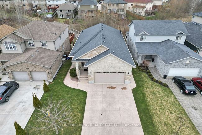 2820 Devon Rd, House other with 4 bedrooms, 3 bathrooms and 4 parking in London ON | Image 48