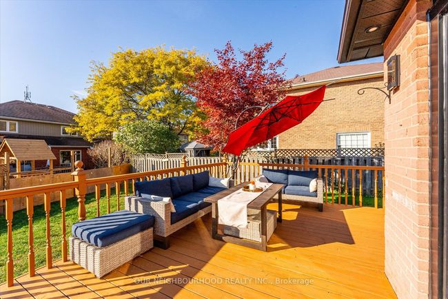 890 Royal Orchard Dr, House other with 4 bedrooms, 4 bathrooms and 4 parking in Oshawa ON | Image 39