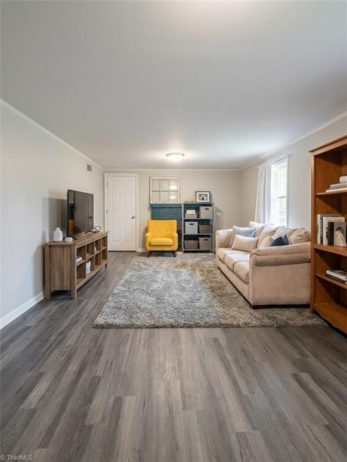 2-2345 Cherokee Lane, Winston-Salem, NC, 27103 | Card Image