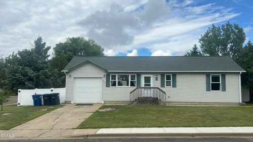 325 6th St Se, Dickinson, ND, 58601-6034 | Card Image