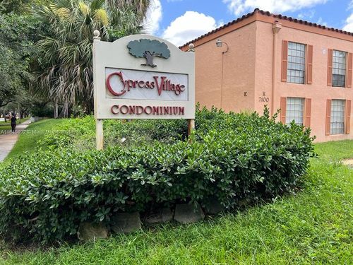 apt-j18-7160 Fairway Dr, Miami Lakes, FL, 33014-6958 | Card Image