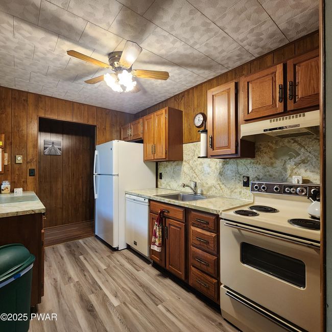 KITCHEN | Image 9