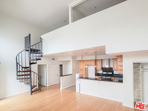ph2-1042 Kingsley Dr, Los Angeles, CA, 90004-4354 | Card Image