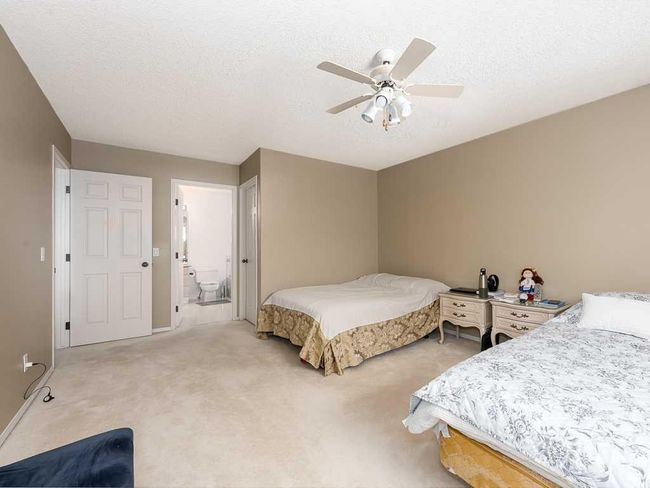 208 Millbank Road Sw, Home with 3 bedrooms, 2 bathrooms and 4 parking in Calgary AB | Image 16