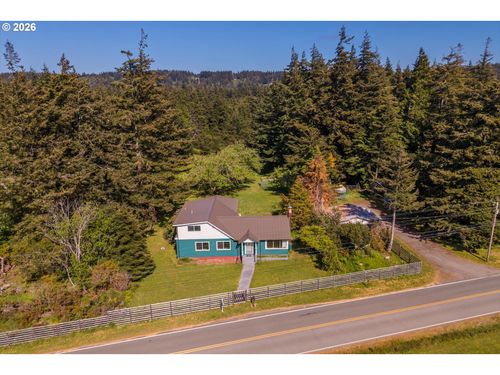 42585 Arizona St, Port Orford, OR, 97465-9502 | Card Image