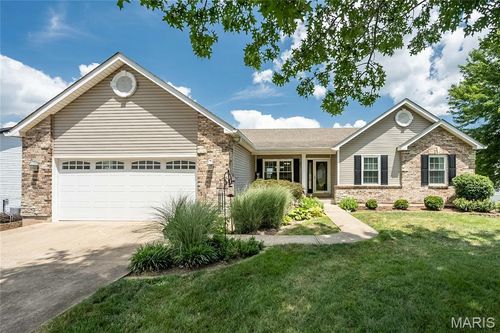 359 Villa Duschene Dr, Warrenton, MO, 63383-3100 | Card Image