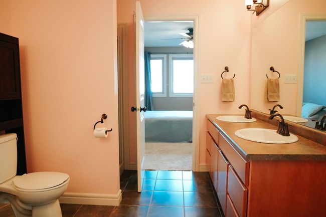 822 28 St, Home with 3 bedrooms, 3 bathrooms and 3 parking in Wainwright AB | Image 46
