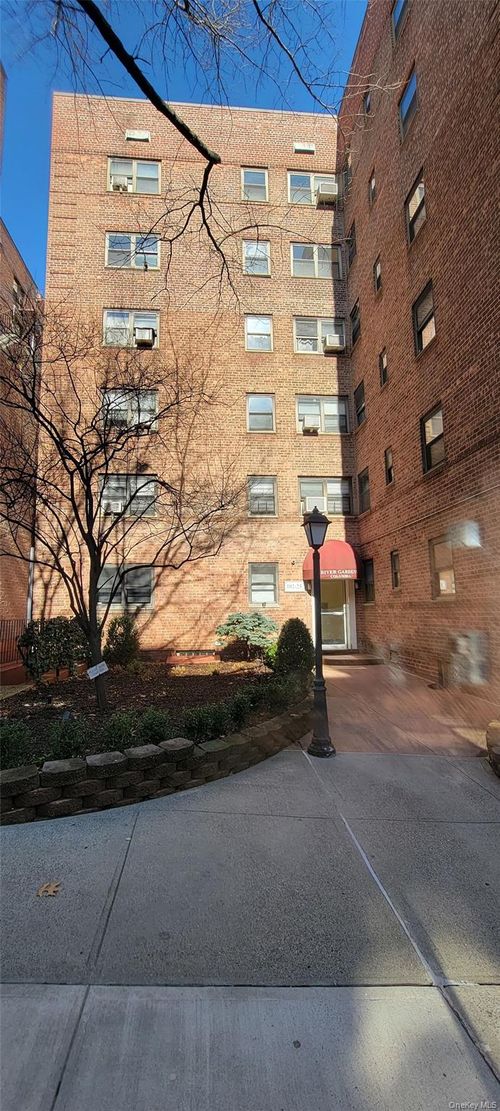 apt-5a-102 67th Rd, Forest Hills, NY, 11375-2653 | Card Image