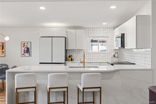 6785 S Logan St, Centennial, CO, 80122-1249 | Card Image