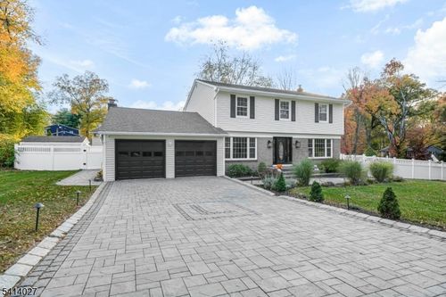 15 Glen Rd, Parsippany, NJ, 07054-1207 | Card Image