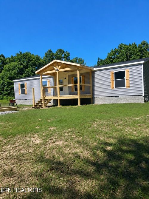 1090 Bill Black Rd, Jamestown, TN, 38556 | Card Image