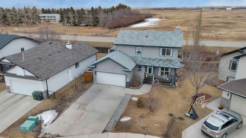 512 Highland Close, Strathmore, AB, T1P1Z5 | Card Image