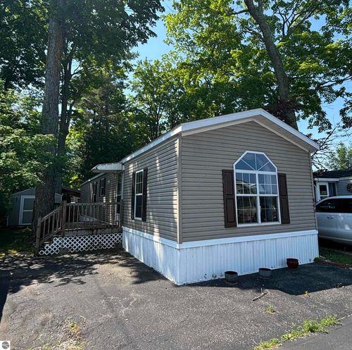 604 Shadywood St, Elk Rapids, MI, 49629-9747 | Card Image