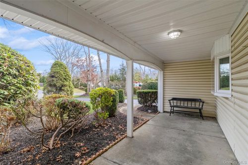 22 Ballad Ln, Stony Brook, NY, 11790-2602 | Card Image