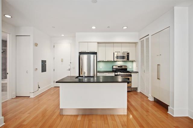Residential Lease in JC, Bergen-Lafayett 3