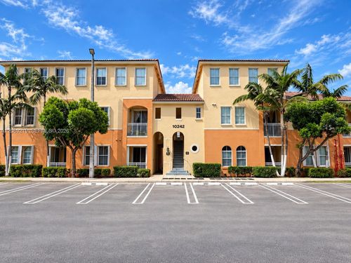 203-10242 Nw 7th St, Miami, FL, 33172-4094 | Card Image