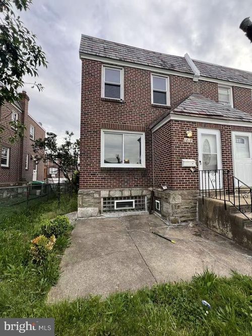 1818 Strahle St, PHILADELPHIA, PA, 19152-2323 | Card Image