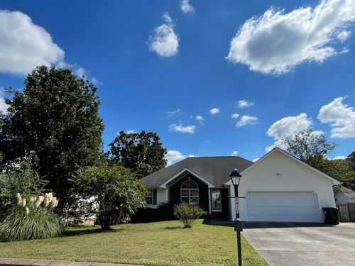 8420 Paradigm Pl, Ooltewah, TN, 37363-7067 | Card Image