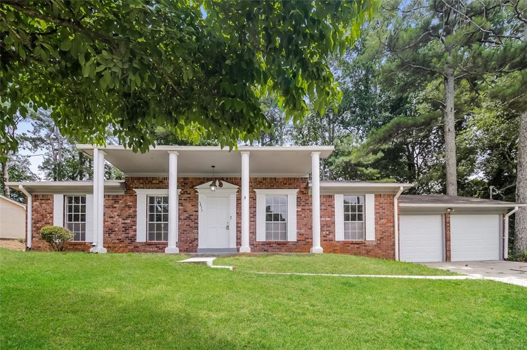 Poplin Ct, Lithonia, GA 30058
