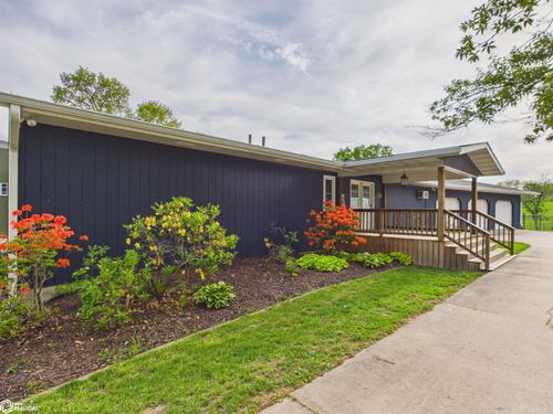 2038 W Finley Ave, Ottumwa, IA, 52501-3757 | Card Image