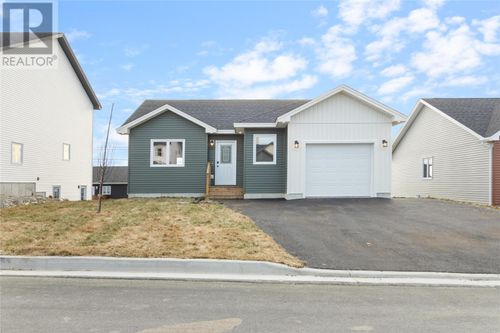 8 Lawn Point Ave, Mount Pearl, NL, A1N0K2 | Card Image