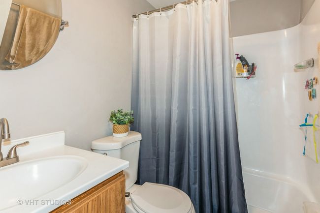 APT-1B - 305 Walters Ln, Condo with 3 bedrooms, 2 bathrooms and 4 parking in Itasca IL | Image 13