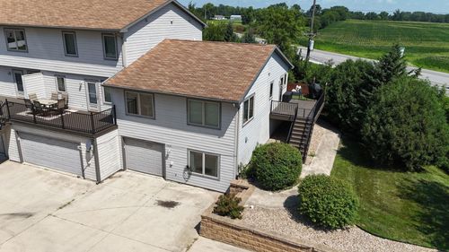 3927 Memory Ln, Waterloo, IA, 50702-4848 | Card Image