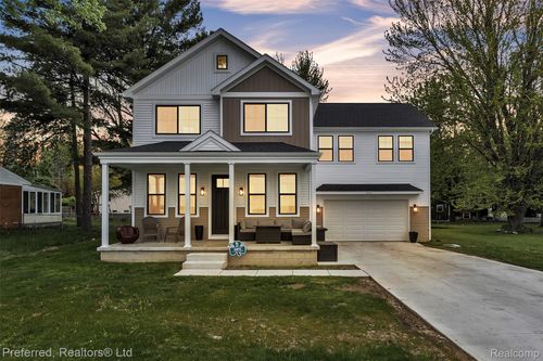 5264 Cooley Lake Rd, Waterford, MI, 48327-2817 | Card Image