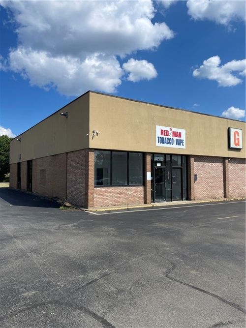 829 Sharon New Castle Rd, Farrell, PA, 16121-2413 | Card Image