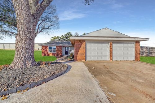 2301 S Randall Avenue, Elk City, OK, 73644 | Card Image