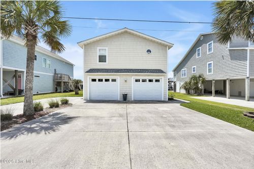 4069 4th St, Surf City, NC, 28445-8632 | Card Image