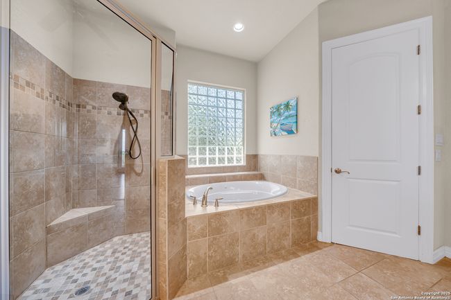 10210 Rafter O Trl, House other with 3 bedrooms, 3 bathrooms and null parking in Helotes TX | Image 22