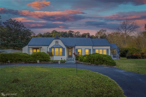 1701 N Pine St, Vivian, LA, 71082-9515 | Card Image