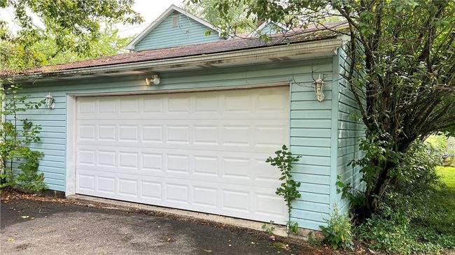 2 car garage | Image 4