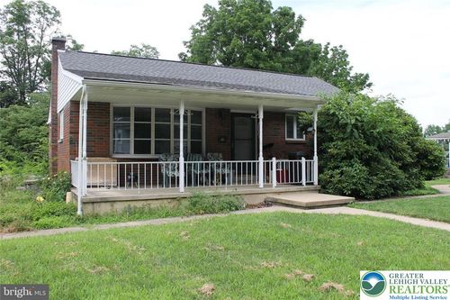 71 E Station Ave, Coopersburg, PA, 18036-2123 | Card Image