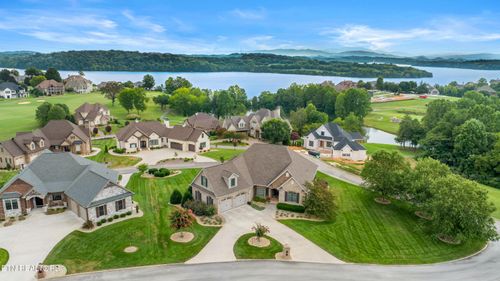 117 Red Hawk Dr, Vonore, TN, 37885-2525 | Card Image