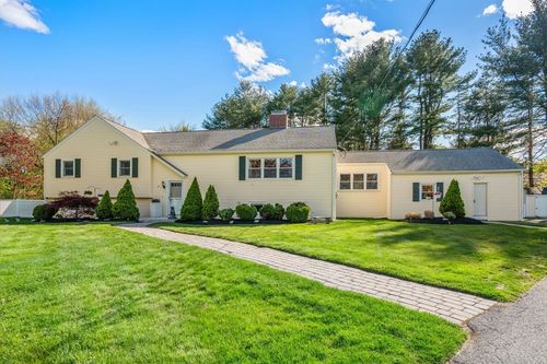 13 Pinecrest Rd, Andover, MA, 01810-5712 | Card Image