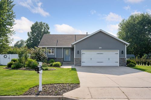 11 6th Ave S, Sartell, MN, 56377-1933 | Card Image