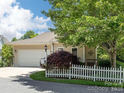 171 Ashefield Ct, Hendersonville, NC, 28791-2817 | Card Image