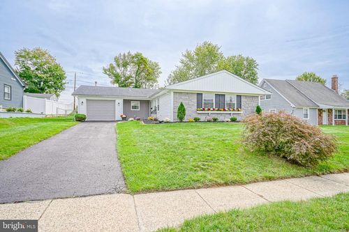 139 Edge Ln, Willingboro, NJ, 08046-2415 | Card Image