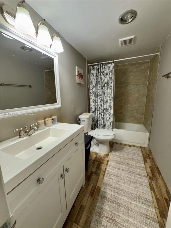 APT-412 - 4156 Inverrary Dr, Condo with 2 bedrooms, 2 bathrooms and null parking in Lauderhill FL | Image 13