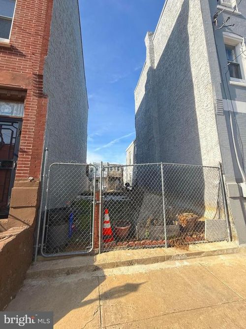 1826 N 23rd St, Philadelphia, PA, 19121-2031 | Card Image
