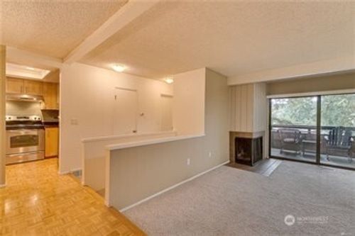 apt-4-3531 109th Pl Ne, Bellevue, WA, 98004-7635 | Card Image