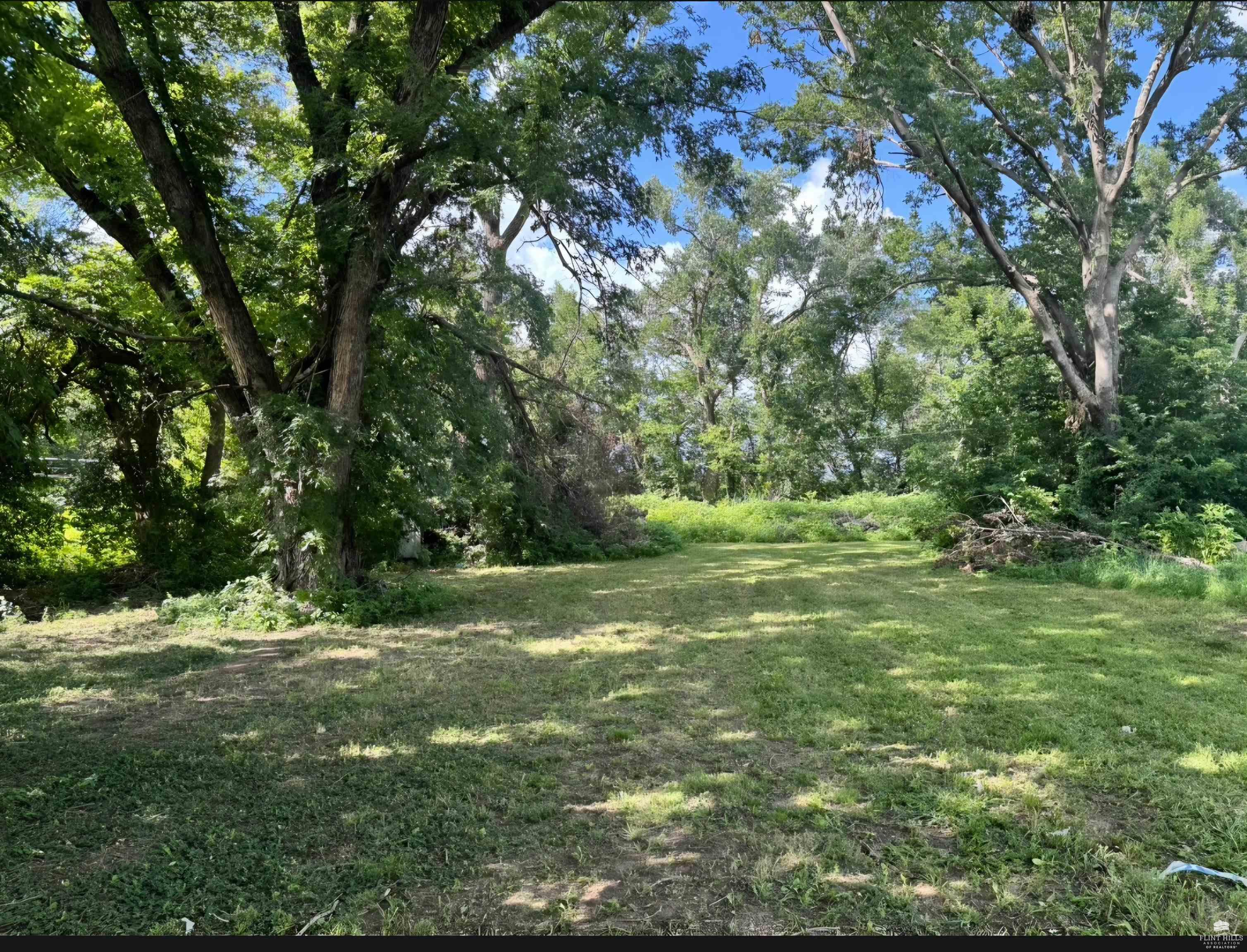 Land in Grandview Plaza