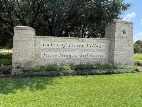 104 Cherry Hills Dr, Jersey Village, TX, 77064-4071 | Card Image