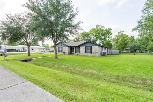 4801 36th St, Dickinson, TX, 77539-5723 | Card Image