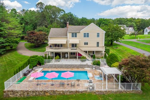 20 Laura Dr, Danbury, CT, 06811-3293 | Card Image